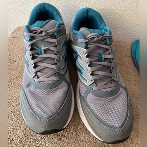 New Balance 1340v3 Woman's size 12 Running Shoes Gray and Teal